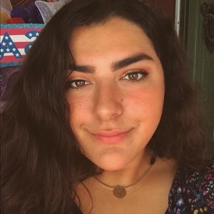 Meet your Posher, Alexis
